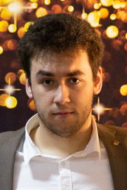 Photo of Guilherme Gomes as Diogo Meireles/Pai Natal/Noel Silvestre/"Grinch"