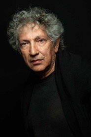 Photo of Eugenio Bennato as Totò Sapore (singing voice)
