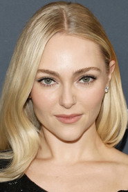 Photo of AnnaSophia Robb as Summer McBride