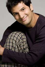 Photo of Gil Hernández as Segurança
