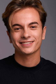 Photo of Sebastián Muñoz as Víctor
