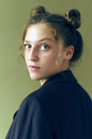 Photo of Laura-Sophie Warachewicz as Jola