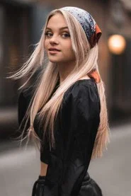 Photo of Kes van den Broek as Flo