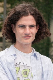 Photo of Lorenz Willkomm as Maxim