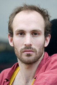 Photo of Elias Arens as Oskar / The Gallerist