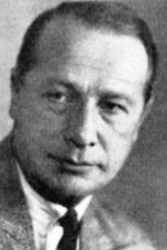 Photo of John Precht as Henrik Loeven