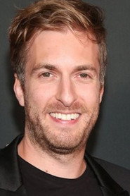 Photo of Aaron Fradkin as Gavin Brackets