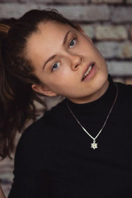 Photo of Shira Duizend as Isabel