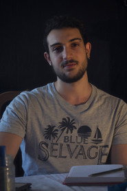 Photo of Emilio Antonucci as Fantasma con maletín