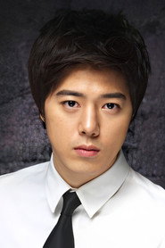 Photo of Lee Jeong-woo as Officer Choi