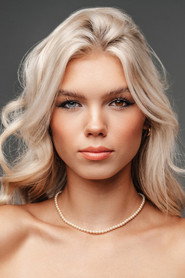 Photo of Caroline Elizabeth Gregory as Influencer
