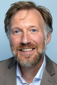 Photo of Adonis Danieletto as Receptionist at Métropole