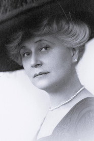 Photo of Mabel Bert as Lady Sophia Alexandria Mannerby