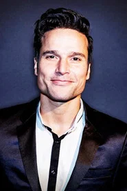 Photo of Tim Oliehoek as The Bartender