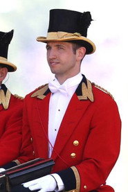 Photo of Andrew Leckie as Officer Farrow