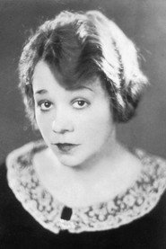 Photo of Pauline Lord as Clarissa Phipps