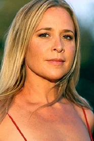 Photo of Nikola Dubois as Janine Faker