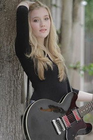 Photo of Chloé Caroline as Bartender Singer Chloé