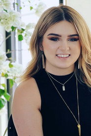 Photo of Zandra Paxton as Alex