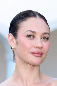 Photo of Olga Kurylenko as Ayshe