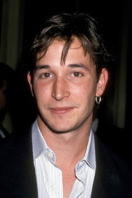 Photo of Noah Wyle as Dr. Michael 'Robby' Robinavitch