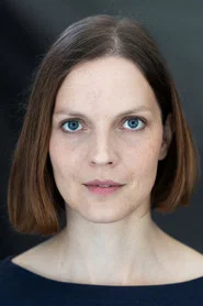 Photo of Barbara Ribnikar as Serviserjeva hči