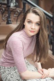 Photo of Maddy Kearns as Singer