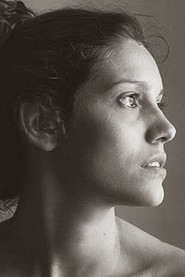 Photo of Flora Bulcão as Huntress 1