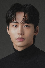 Photo of Kim Do-kyung as Jeong Seong-hoon