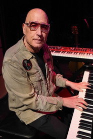 Photo of Erdal Kızılçay as Self