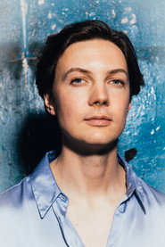 Photo of Florian Myjer as Simon