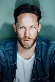 Photo of Nikolaus Benda as Hans-Jürgen