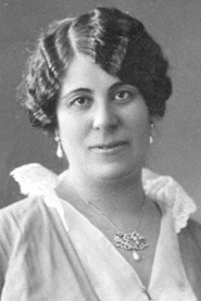 Photo of Maria Toromanova-Hmelik as Baba Tranka