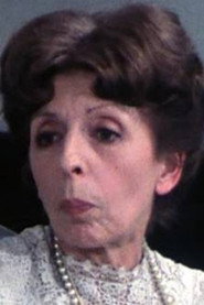 Photo of Mathé Souverbie as La mère de Sylvie