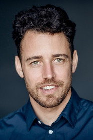 Photo of Julian Härtner as Alex