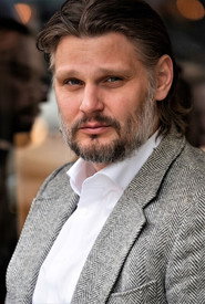 Photo of Roland von Kummant as Él