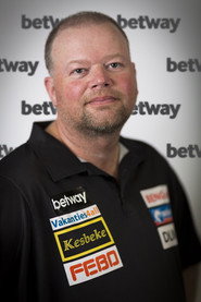 Photo of Raymond van Barneveld as Self