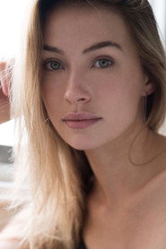 Photo of Elsa Cocquerel as Mia