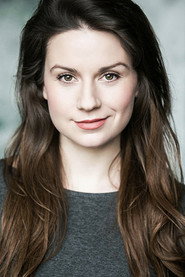 Photo of Shian Denovan as Elizabeth