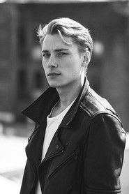 Photo of Niclas Gillis as Johan