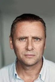 Photo of Mark Powley as Tinker