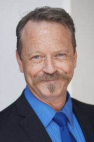 Photo of Tom Bottelsen as Larry