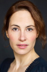 Photo of Kate Loustau as Nicole Miles