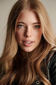 Photo of Elle McKinnon as Jamie