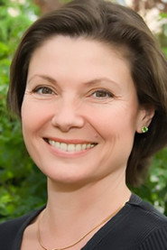 Photo of Louise Raeder as Mio, Bosse