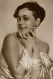 Photo of Carmen Cartellieri as Sophie