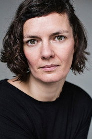 Photo of Laura Cairns as Gillian (Mother)