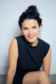 Photo of Maxine Kazis as Sanna Wagner