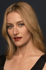 Photo of Sarah Pidgeon as Young Clare