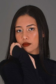 Photo of Raiany Simões as Garota